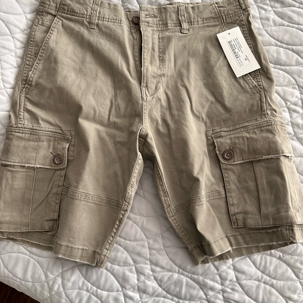 Kolby Relaxed Fit Cargo Shorts – Size 32 Khaki